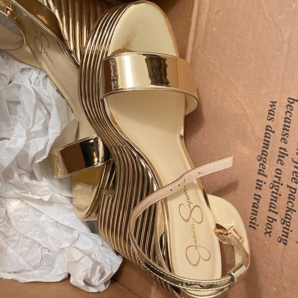 Jessica Simpson Gold Metallic Ribbed Platform Slingback Sandals - Picture 4 of 4